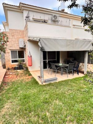 דוח משפחתי בסמוך לרחוב מלכי ישראל - מבט חוץ