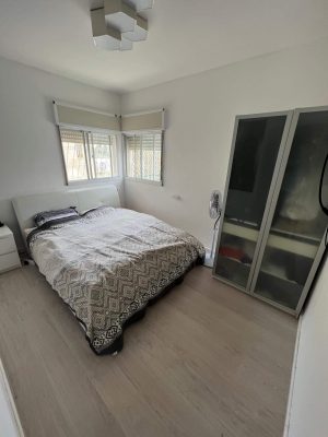 חדר שינה דירה ברחוב שוהם בכרמל