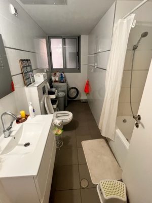 חדר מקלחת, דירה נאות פרס בחיפה