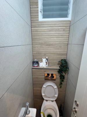 חדר שירותים דירה ברחוב נעמת בכרמל