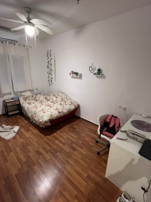 חדר שינה בדירה ברחוב נעמת בכרמל