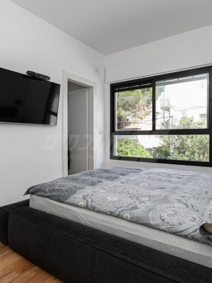 חדר שינה - דירת 6.5 חדרים ברחוב אלחנן בכרמל
