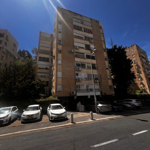 הבניין מבחוץ בדירת 4 חדרים ברמות רמז חיפה רחוב בורלא