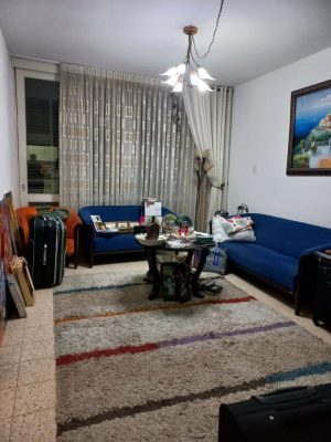 קרית ביאליק - בסביניה הוותיקה ברחוב דן, דירת 3.5 חד' - סלון