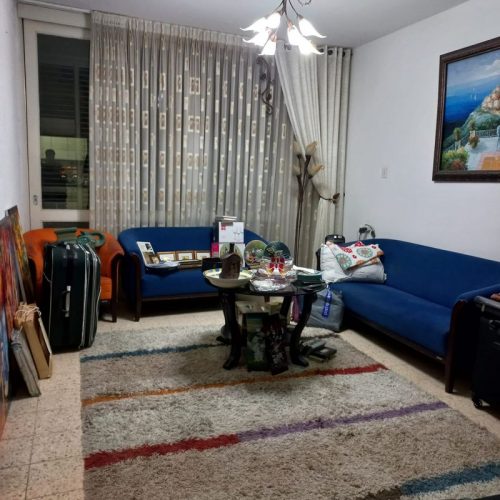 קרית ביאליק - בסביניה הוותיקה ברחוב דן, דירת 3.5 חד' - סלון