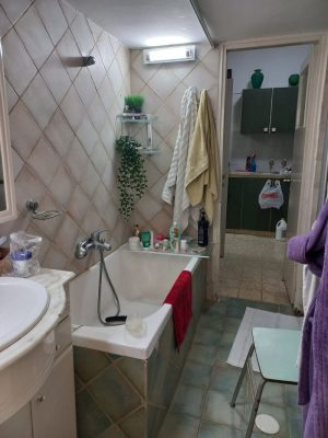 קרית ביאליק - בסביניה הוותיקה ברחוב דן, דירת 3.5 חד' - חדר רחצה