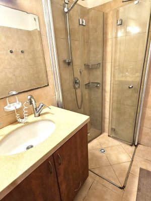 חדר אמבטיה דירה למכירה ברמות ספיר חיפה